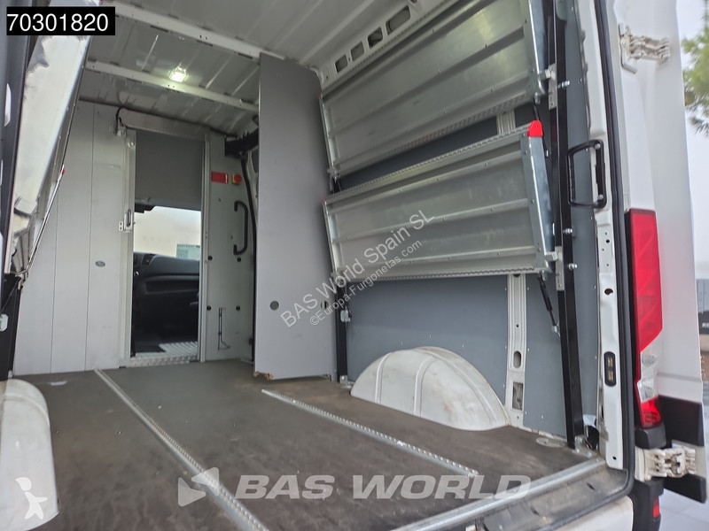 Furgoneta Iveco 35S12 L2H2 - Capacidad de...