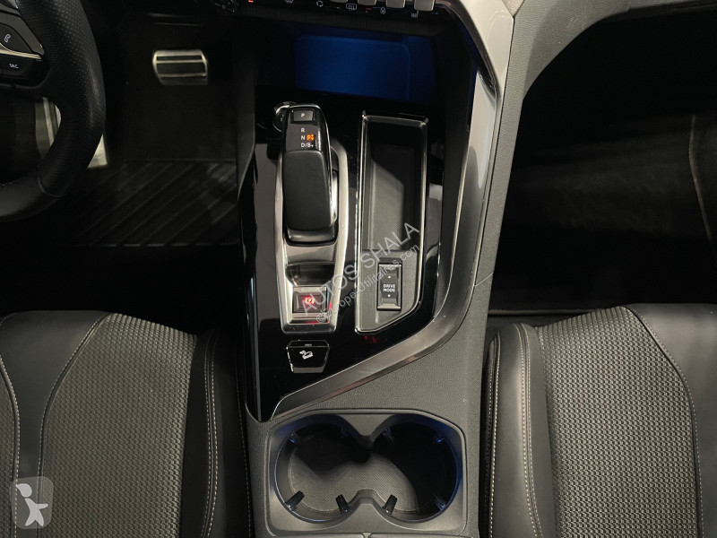 Peugeot HYBRID4 300CH GT E-EAT8 Transporter