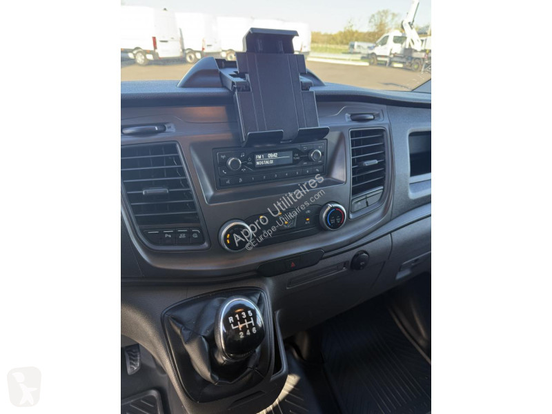 Véhicule utilitaire Ford TRANSIT CUSTOM 2.0...