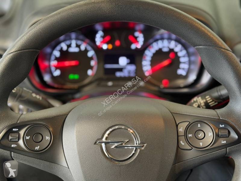 عربة نفعية Opel 1.5 CDTi 100HP 3L