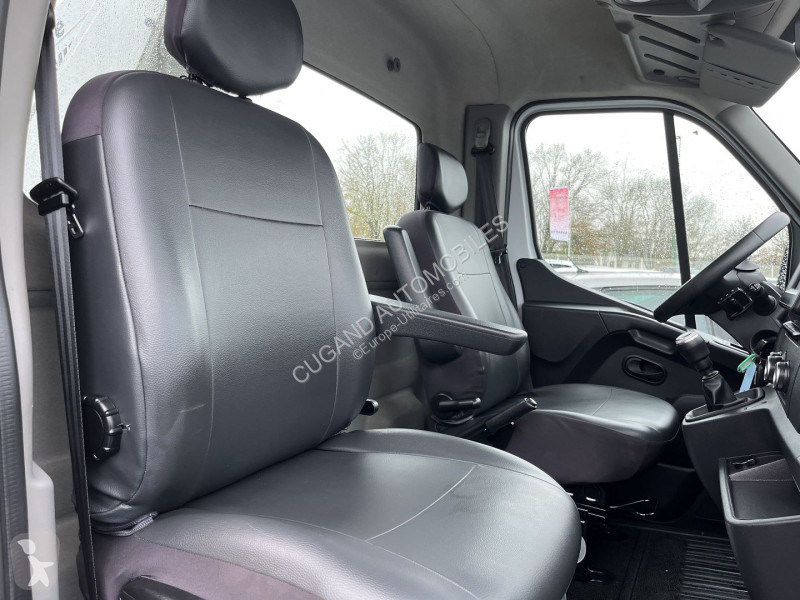 Véhicule utilitaire Renault MASTER III CCB...