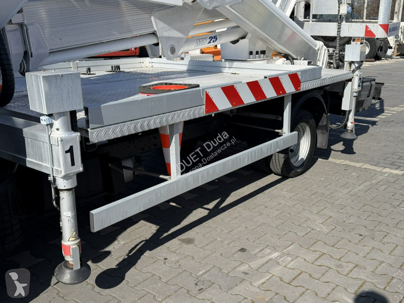 Nissan  Transporter