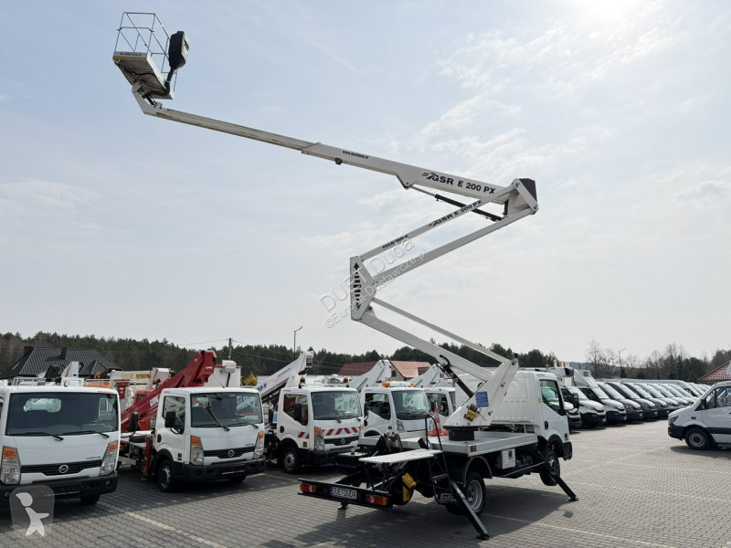 Nissan  Transporter