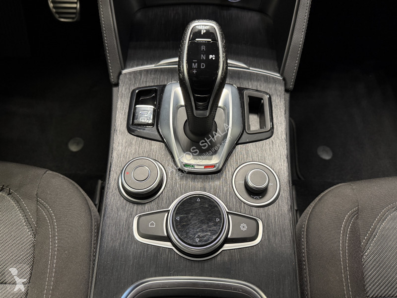 Samochód dostawczy Alfa-Roméo STELVIO / A...