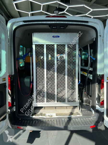 Лекотоварен автомобил Ford Transit 2.2 / 1...