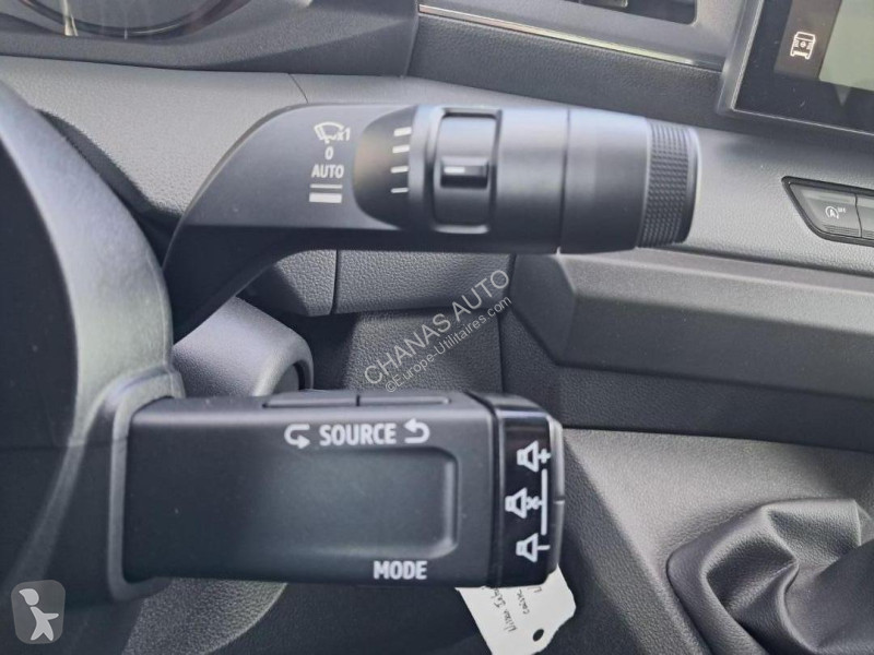 Samochód dostawczy Nissan 3T5 2.0L 170...
