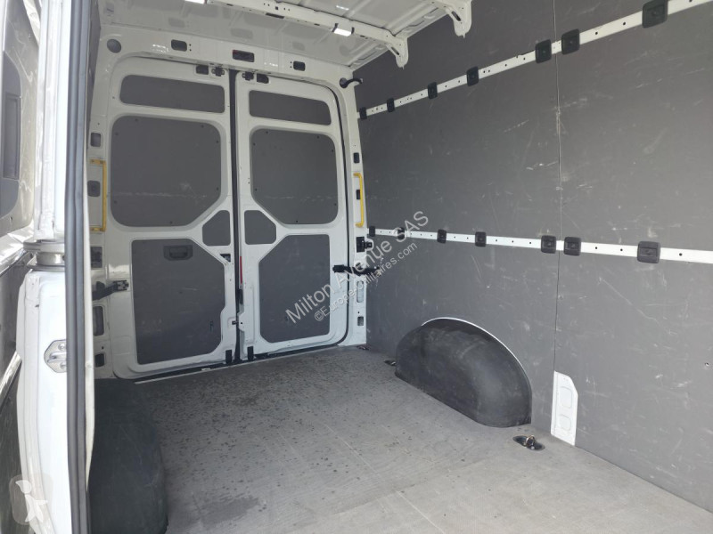 عربة نفعية Volkswagen CRAFTER 30 L3H3 2.0 TDI -...