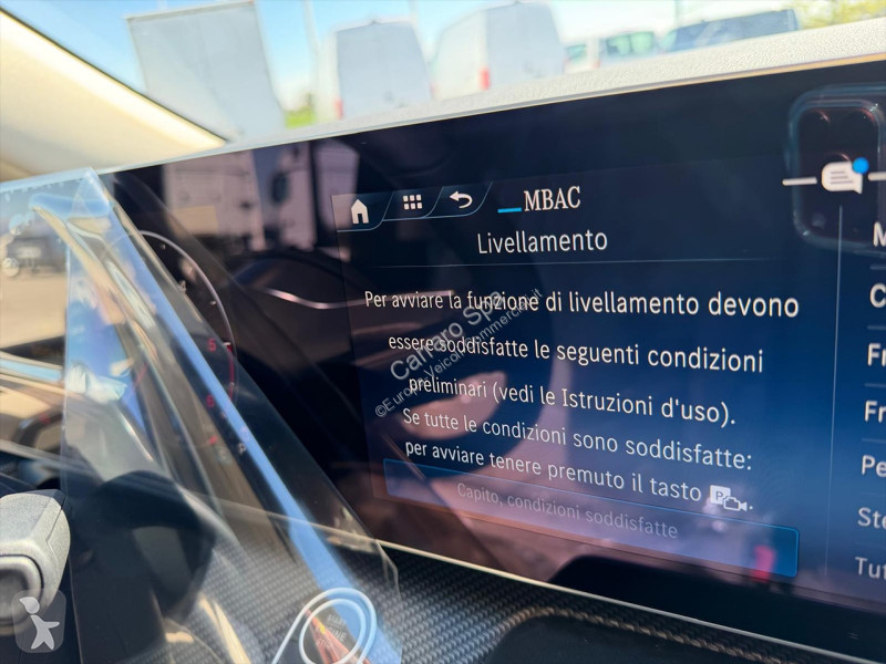Samochód dostawczy Mercedes