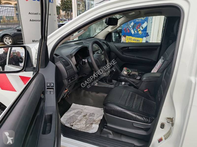 Samochód dostawczy Isuzu