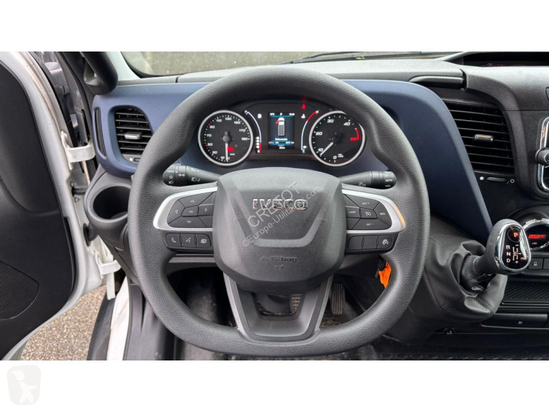 Véhicule utilitaire Iveco DAILY 35-180 3L...