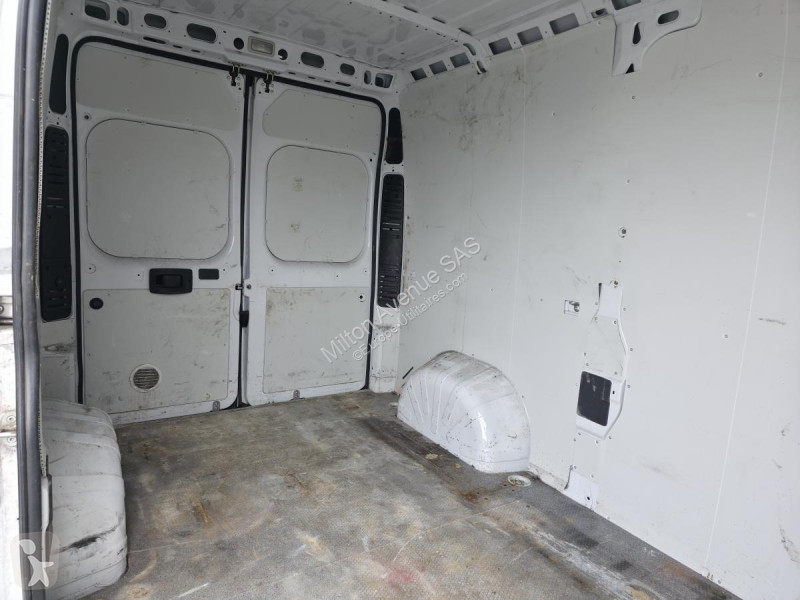 Peugeot BOXER Asphalt 335 L2H2 2.2 BlueHDi 140...