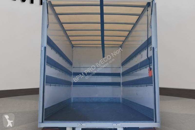 عربة نفعية Iveco