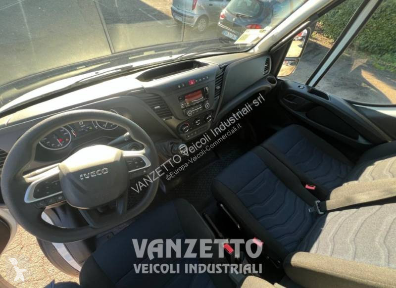 عربة نفعية Iveco