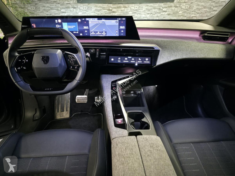 عربة نفعية Peugeot 3008 1.2i Hybrid -136 - BV...