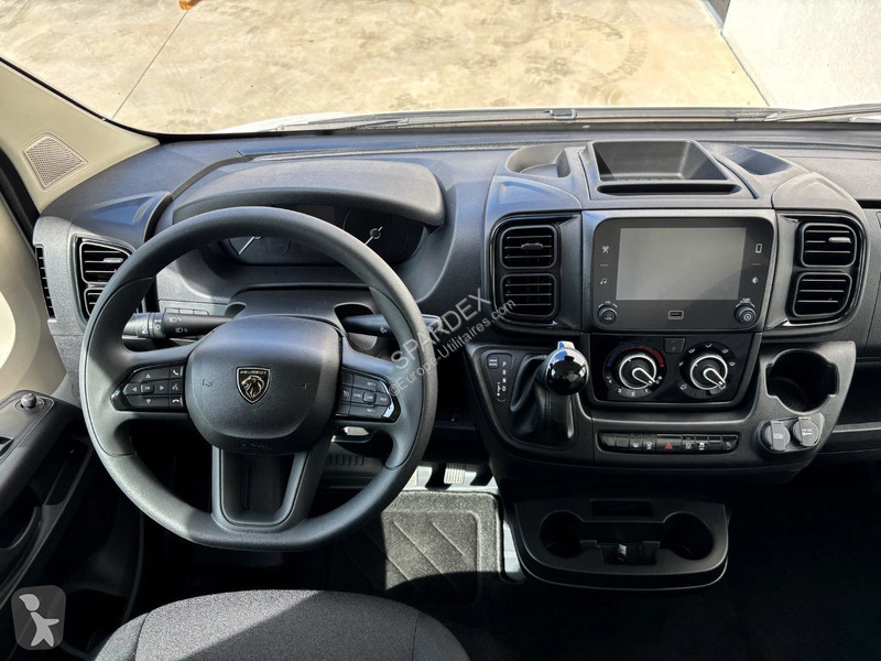 عربة نفعية Peugeot L2H2 | Leasing