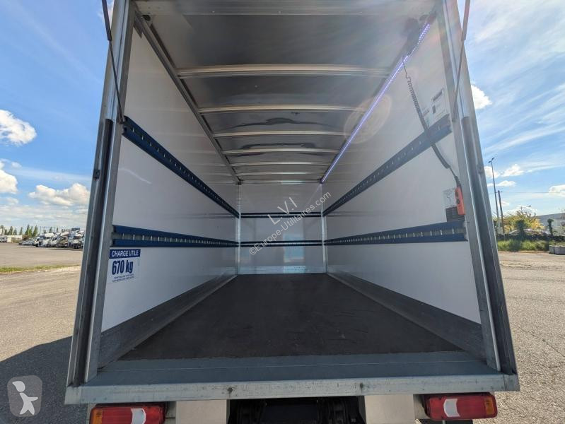 Véhicule utilitaire Iveco CCb 35C16H...