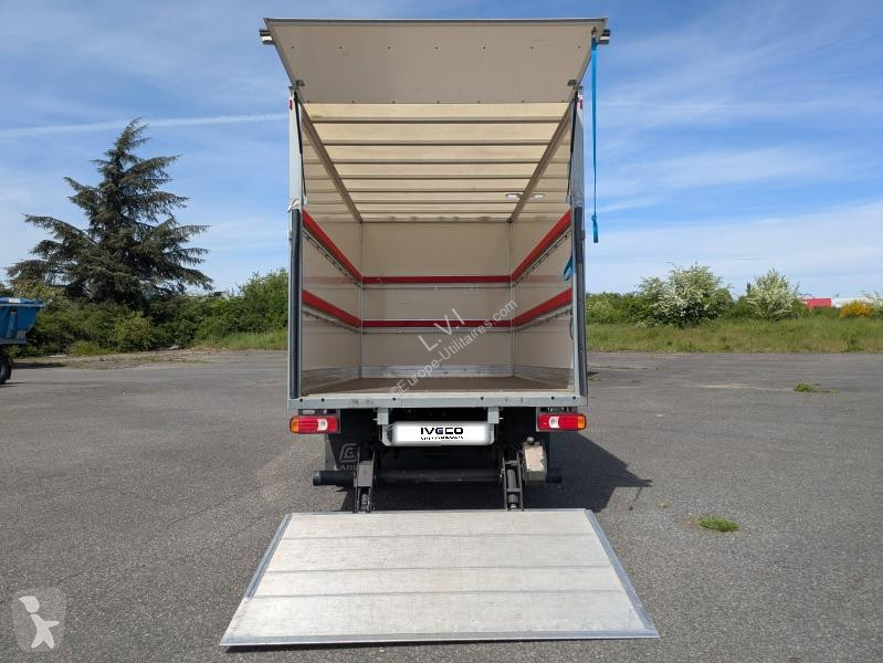 Véhicule utilitaire Iveco CCb 35C16H...