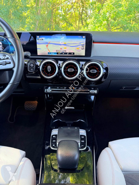 عربة نفعية Mercedes 180 D 7G-DCT STYLE LINE