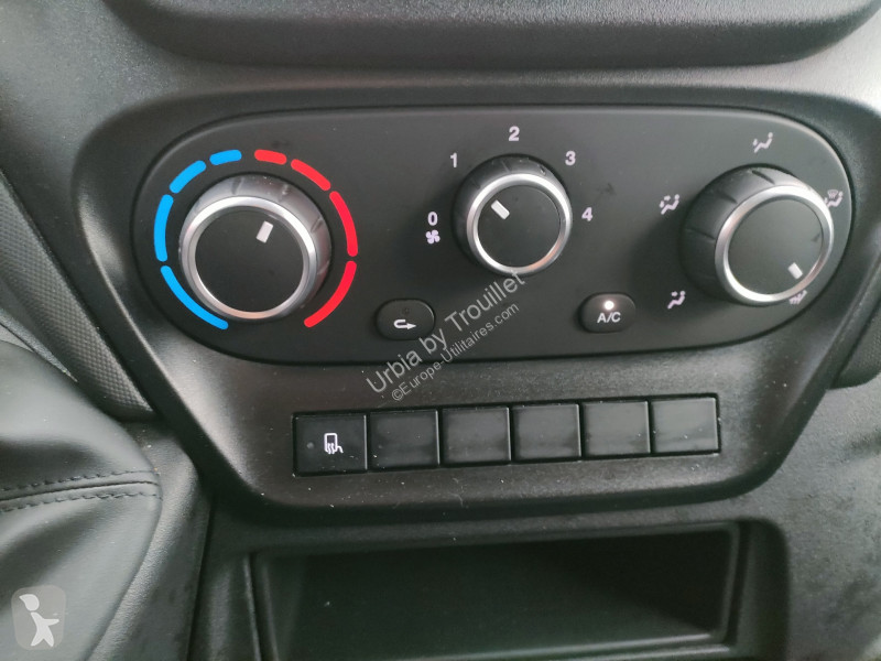 Iveco FRIGO 12M3 160 CV ROUES JUMELEES HAYON...