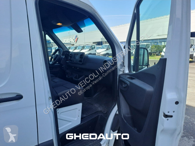 Véhicule utilitaire Mercedes MERCEDES -BENZ...