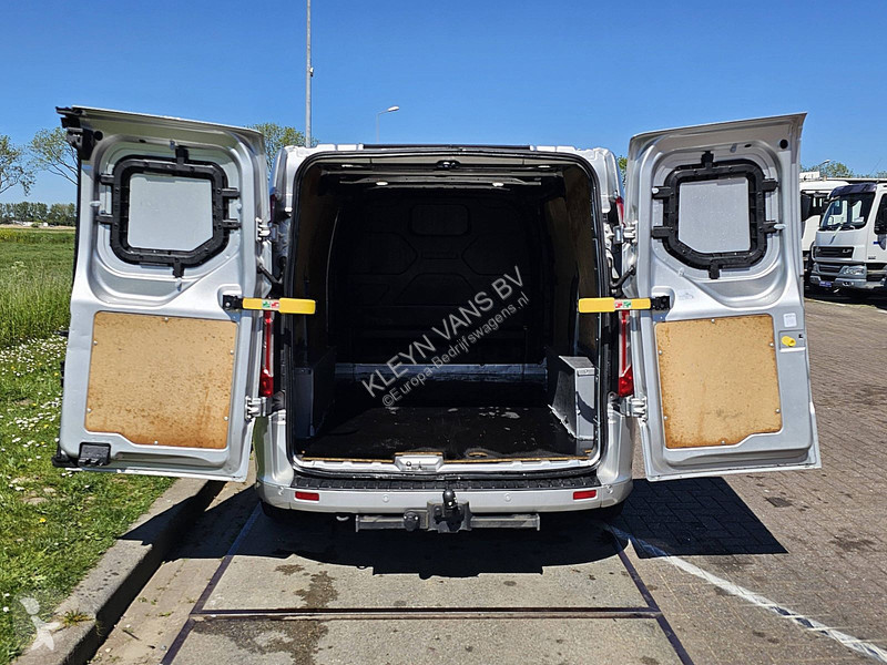 Furgoneta Ford 2.0 L1H1 Sport Navi!