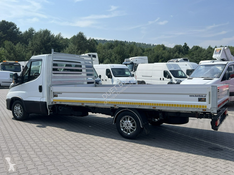 Лекотоварен автомобил Iveco 35S18 H