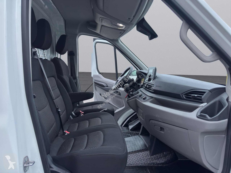 Veicolo commerciale Maxus 9