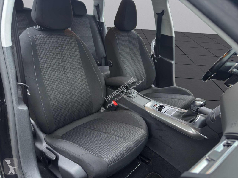 عربة نفعية Peugeot