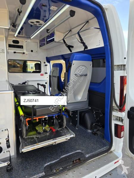 عربة نفعية Renault TRAFIC
