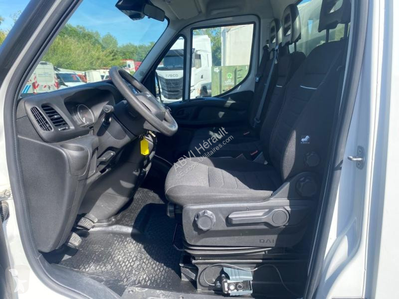 عربة نفعية Iveco 40C14N CNG BENNE 3M30 COFFRE...