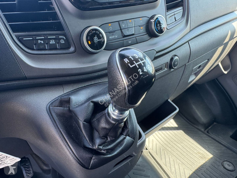 Véhicule utilitaire Ford 350 L2H2 2.0 EcoBlue...