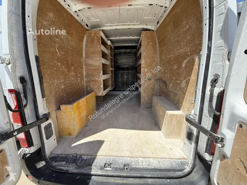 عربة نفعية Renault 135