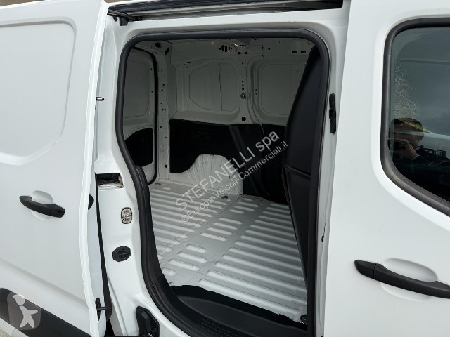 Furgoneta Peugeot PARTNER PREMIUM L1 BLUE HDI 100