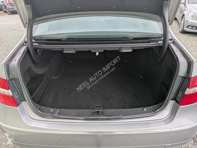Véhicule utilitaire Mercedes CLASSE E 220 CDI...
