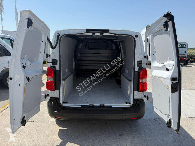 عربة نفعية Opel VIVARO 2.0 145CV L2H1