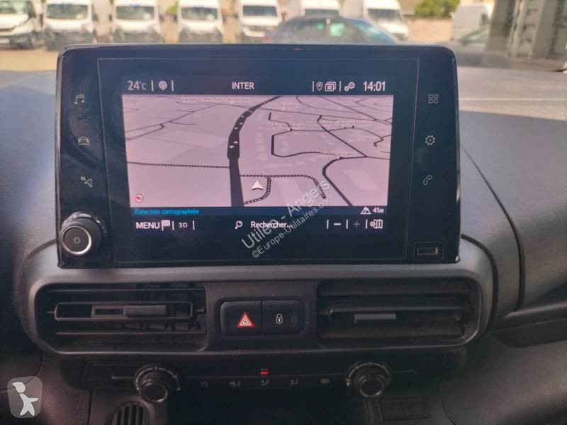 عربة نفعية Toyota