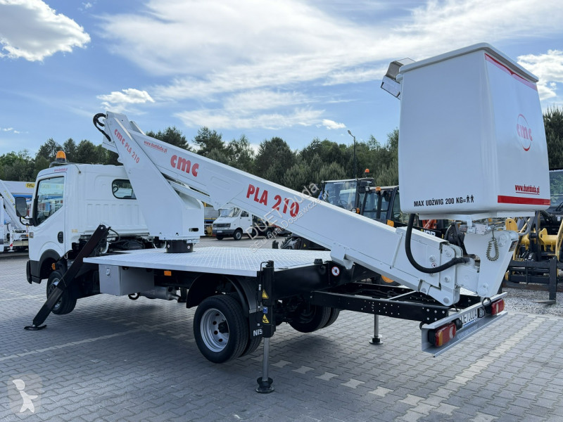 Nissan  Transporter