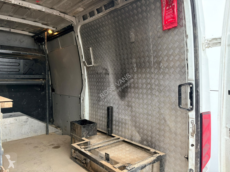 Furgoneta Iveco 35C14 2.3 L2H2 Dubbellucht...