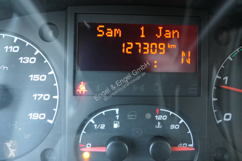 Iveco Daily 35 S11 C30C AUTOMATIK KAMERA Regale...