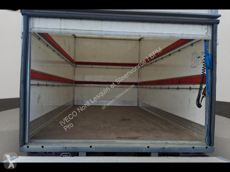 Véhicule utilitaire Iveco CCb 35C16H...