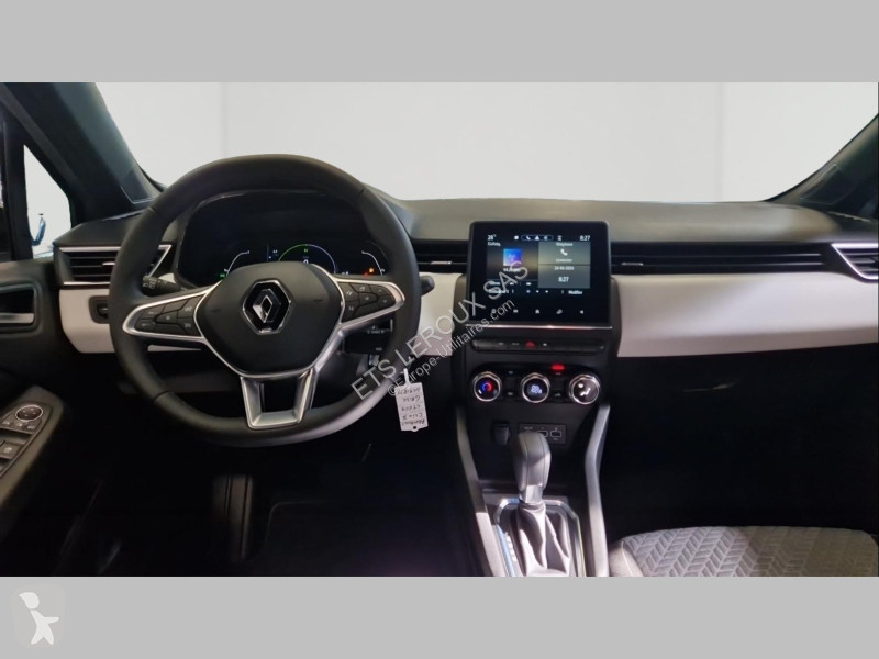 عربة نفعية Renault CLIO V