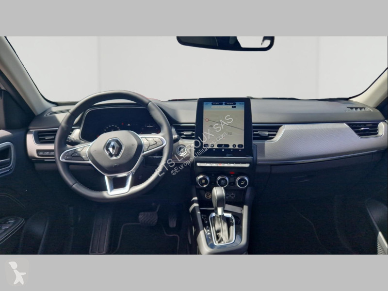 عربة نفعية Renault ARKANA