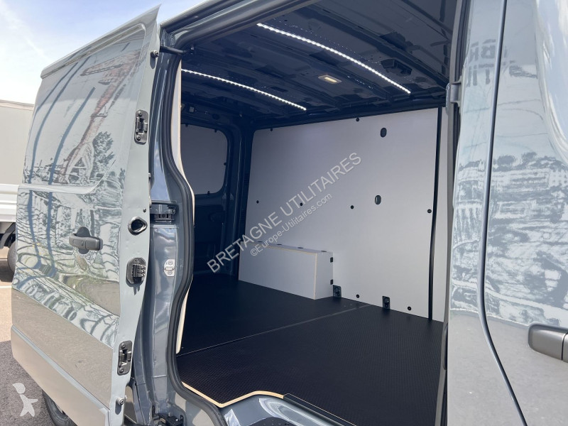 Véhicule utilitaire Renault TRAFIC III FG NEUF:...