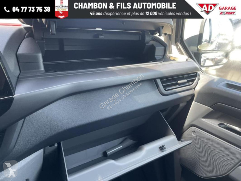 Nyttofordon Ford FOURGON 320 L1H1 2.0 ECOBLUE...
