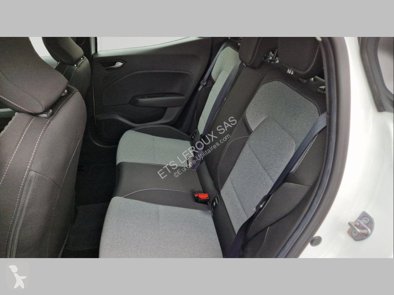 عربة نفعية Renault CLIO V
