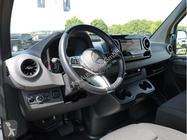 Коммерческий автомобиль Mercedes Sprinter 317...
