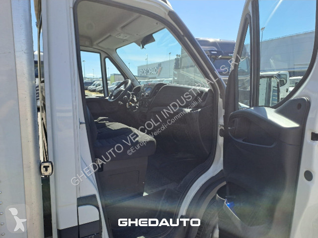 Veicolo commerciale Iveco Daily 35C14H BOX +...