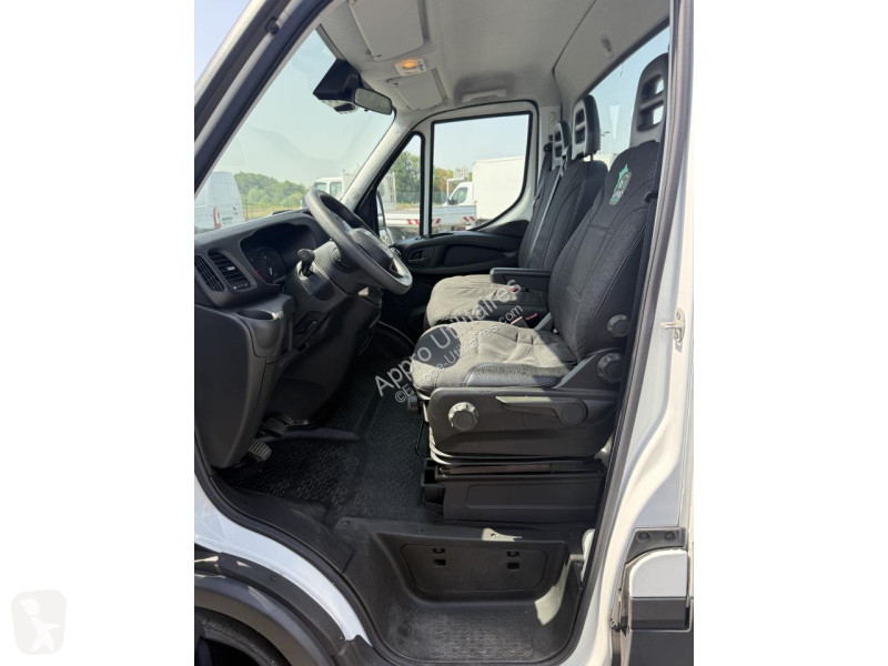 Véhicule utilitaire Iveco DAILY 35C16 3.0HPI...