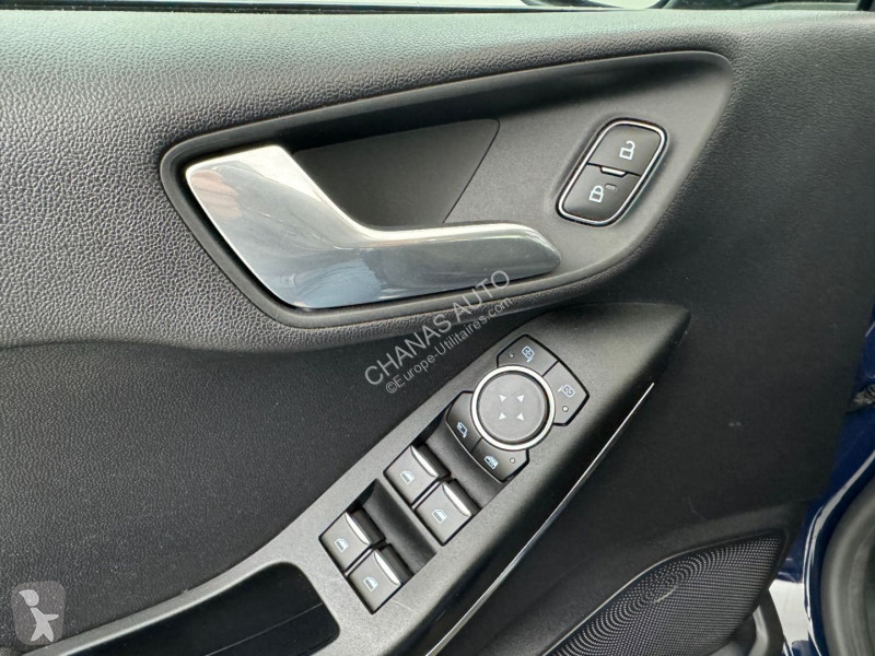Samochód dostawczy Ford 1.0 EcoBoost 95 Titanium