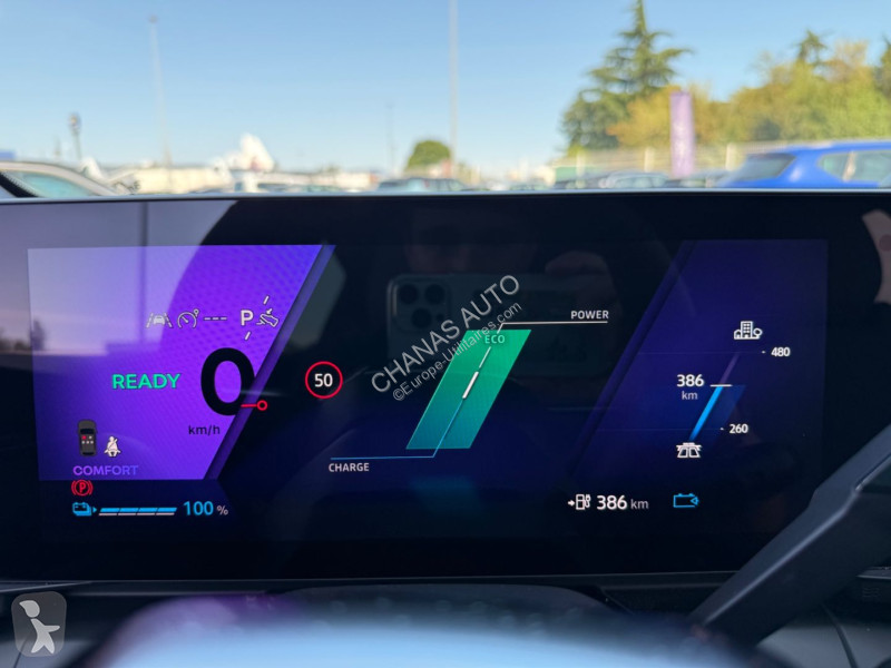 Véhicule utilitaire Renault E-tech 220 ch Techno